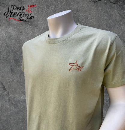 Camiseta hombre bordada tiburón martillo manzana 