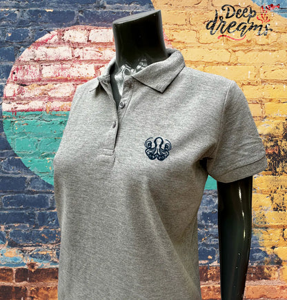 Polo para mujer bordado pulpo gris